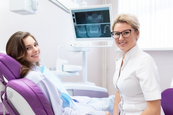 Dental Practice Tips: When To Call A Dentist